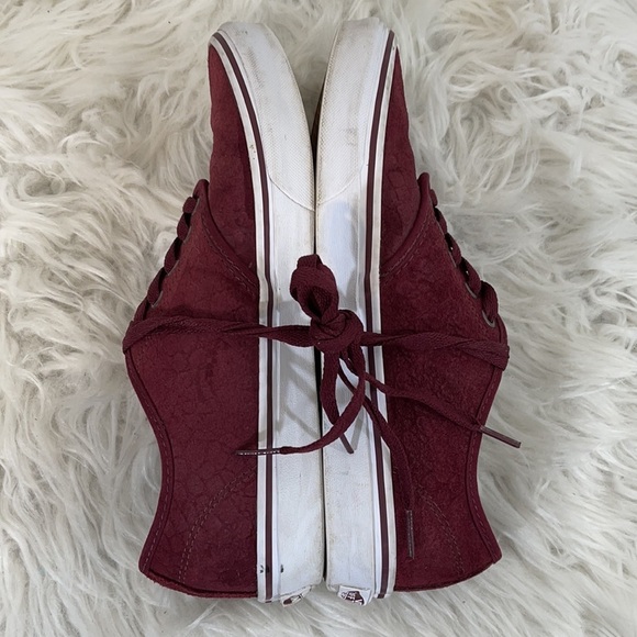 VANS Textured Burgundy Sneaker Size 9.5 - Picture 8 of 12